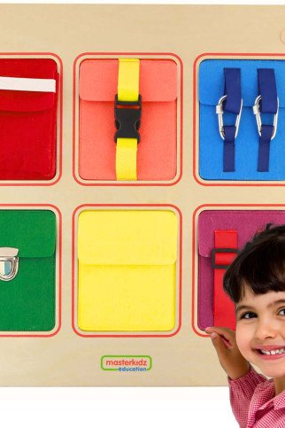 MASTERKIDZ medinis lankstus sienos manipuliavimo stalas su spalvingais kišenėliais, sagomis ir velkroju