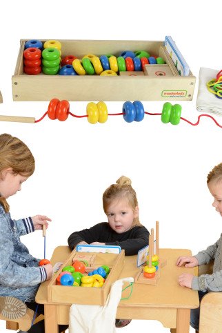 Dideli mediniai raištelio vardikliai MASTERKIDZ Montesori dėžutėje Dideli mediniai raištelio vardikliai MASTERKIDZ Montesori dėžutėje