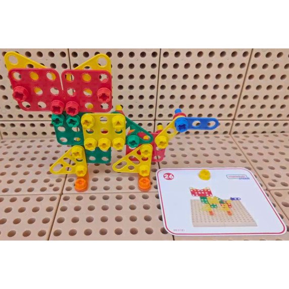MASTERKIDZ Geometrinių figūrų konstruktorius STEAM sienų panelėms (260 vnt.)