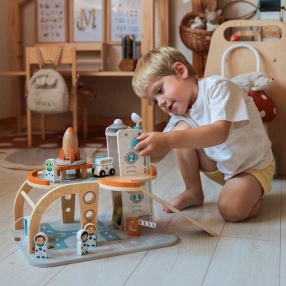 TOOKY TOY Medinis kosmoso stotelė su aikštele