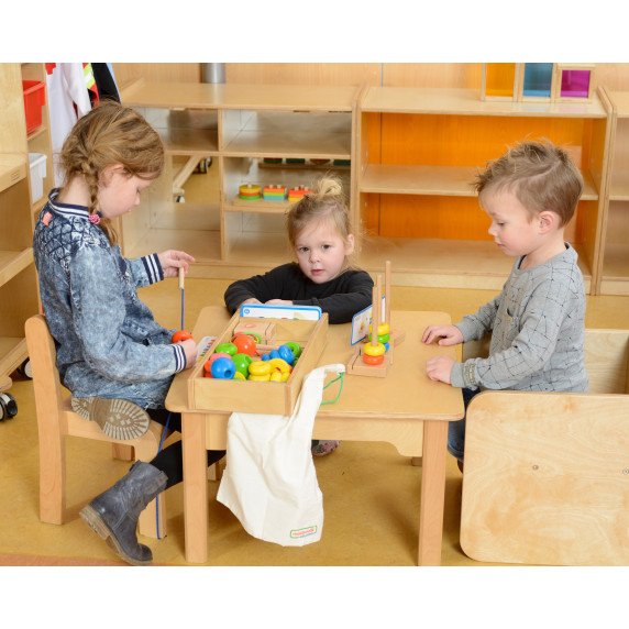 Dideli mediniai raištelio vardikliai MASTERKIDZ Montesori dėžutėje
