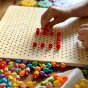 TOOKY TOY Montessori Mozaikos galvosūkių lenta su smeigėmis „Climbing“ 88 vnt.