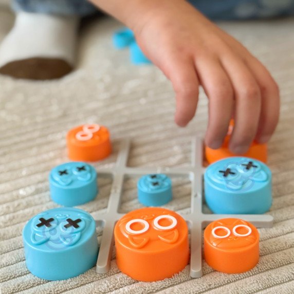 WOOPIE IQ Nešiojamas galvosūkis Tic Tac Toe Katės dėžėje