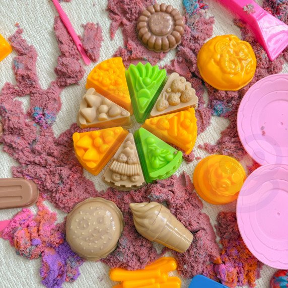 WOOPIE Kinetic Sand 6 spalvos 1,2 kg restorano stalo rinkinys su formomis
