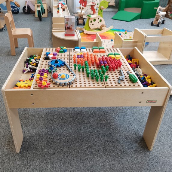 MASTERKIDZ Medinis Edukacinis Stalas + STEM SIENOS PRIEDAI