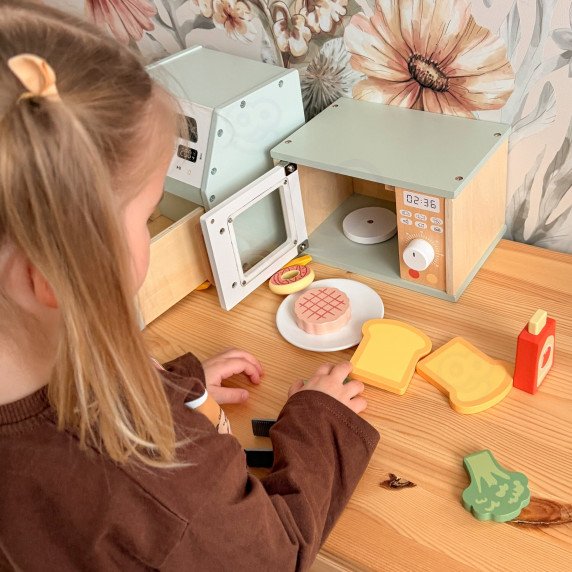 Medinis mikrobangų krosnis su maisto rinkiniu iš medžio TOOKY TOY