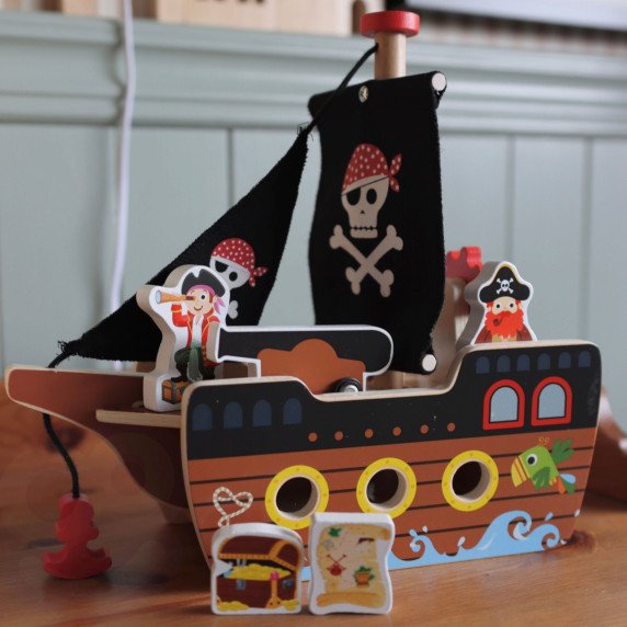 TOOKY TOY Piratų laivas su mediniais figūrėlėmis rinkinys