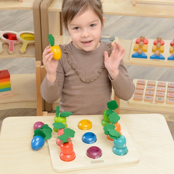 MASTERKIDZ Montessorio daržovės išmokomasis stalas - mokantis skaičių ir spalvų