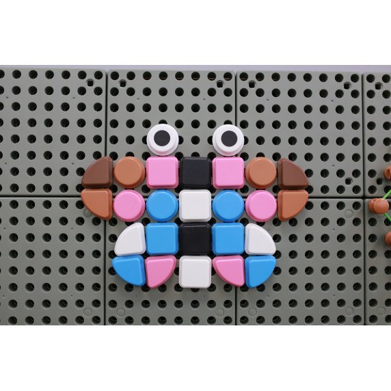 MASTERKIDZ Geometrinių formų smeigtukų komplektas (64 vnt.)