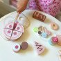 TOOKY TOY Saldžių pyragėlių rinkinys iš medžio dėžutėje Konditerijos ledainėlis.