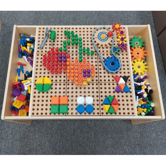 MASTERKIDZ Medinis Edukacinis Stalas + STEM SIENOS PRIEDAI