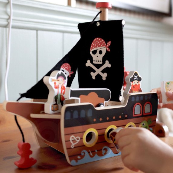 TOOKY TOY Piratų laivas su mediniais figūrėlėmis rinkinys
