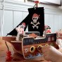 TOOKY TOY Piratų laivas su mediniais figūrėlėmis rinkinys