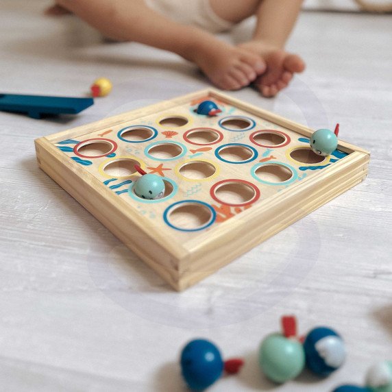 TOOKY TOY Žaidimas vaikams Medinis stalas Skrendančios žuvys 19 vnt.