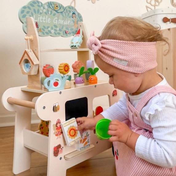 TOOKY TOY Sodo vežimėlis Medinė Parduotuvė 57 vnt.