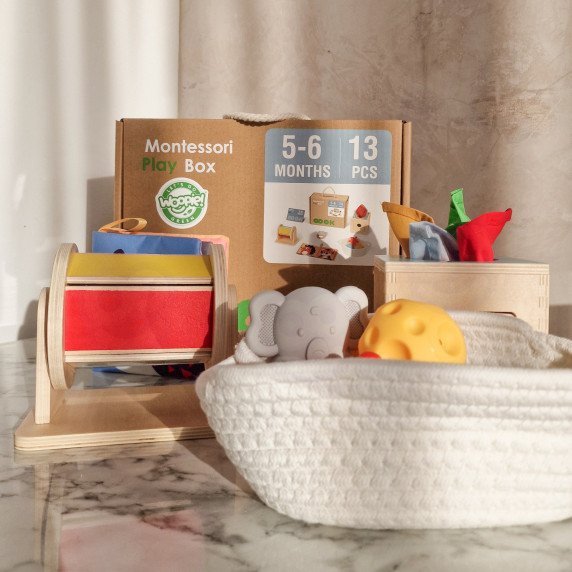 WOOPIE GREEN dėžė XXL Montessori švietimo 6-in-1 pojūčių dėžė 5-6 mėnesiai 13 vnt. FSC