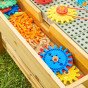 MASTERKIDZ Medinis lauko STEAM stalas + Krumpliaračių rinkinys (1200L, 121 x 99 x 60 cm.)