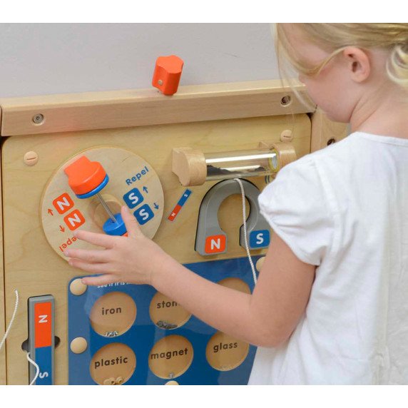 Mokymasis apie magnetinį trauką - lankstus Montesori sienos lentos su MASTERKIDZ