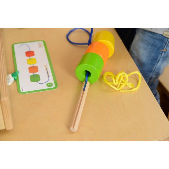 Didelis medinis Montesori siūlų įtraukiklis MASTERKIDZ