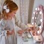 Medinis tualetinis stalas TOOKY TOY su kėdė, priedais, veidrodžiu su LED apšvietimu ir kosmetika