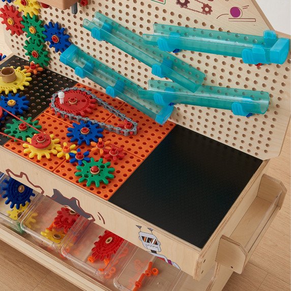 MASTERKIDZ Mobilioji Mokslinių, Technologijų, Inžinerijos ir Matematikos (STEM) Veiklos Stotelė