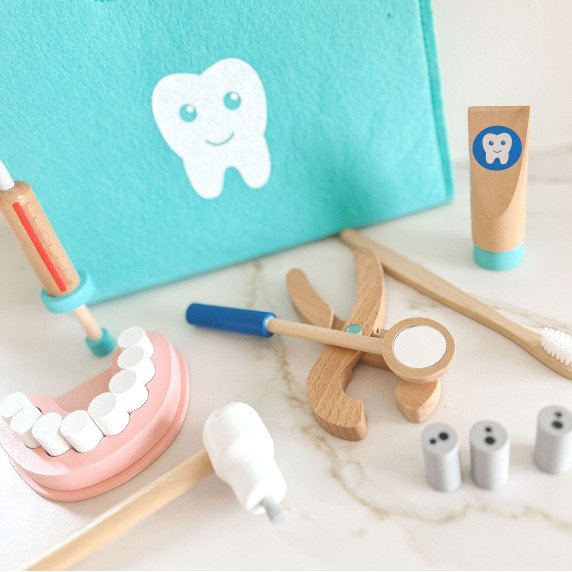TOOKY TOY Mažas Dantų Gydytojo Rinkinys Gydytojo Lagaminas 19 vnt FSC