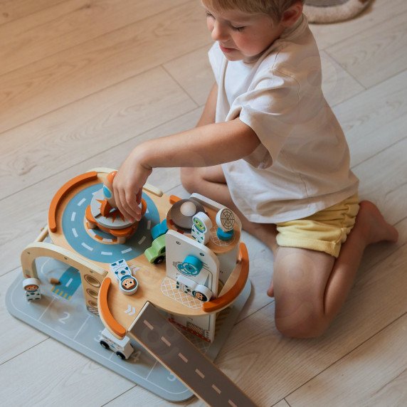 TOOKY TOY Medinis kosmoso stotelė su aikštele