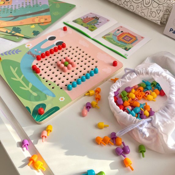TOOKY TOY galvosūkis su smeigtukais ir laipteliais
