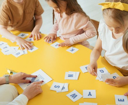Įtraukusis ugdymas neturi atskirti vaiko: kaip priemonės gali padėti visai grupei?