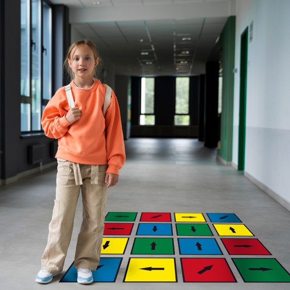 ŽAIDIMAS „LABIRINTAS"  Lipdukas ant grindų