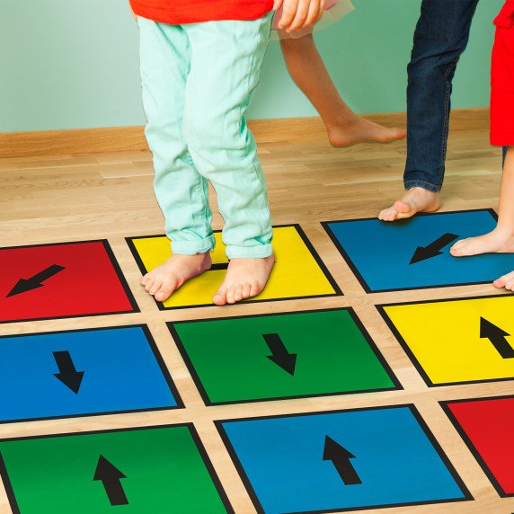 ŽAIDIMAS „LABIRINTAS"  Lipdukas ant grindų