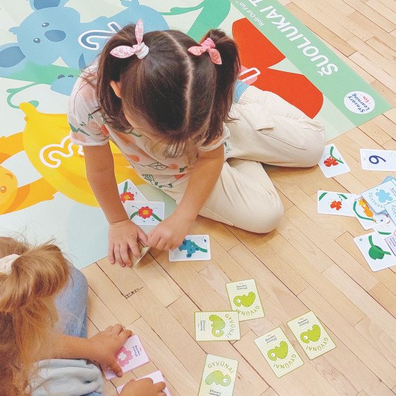 ŠUOLIUKAI TROPIKUOSE Roll-Out FUN® kilimas