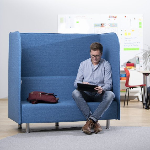 Garsą slopinanti sofa