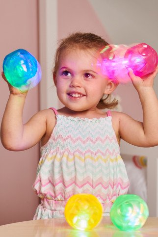 Šoklūs šviečiantys kamuoliai (4 vnt.) Šoklūs šviečiantys kamuoliai (4 vnt.)