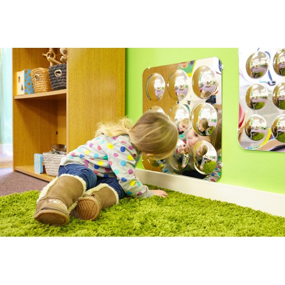 Išgaubtas akrilinis veidrodis su 9 kupolais (490 mm)