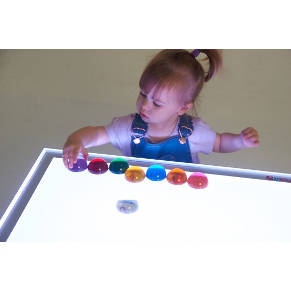 Sensoriniai spalvoti pusrutuliai (8 vnt.) – didinimui, spalvų maišymui ir tyrinėjimui ant šviesos stalo