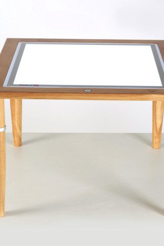 Reguliuojamo aukščio medinis šviesos stalas su LED panele