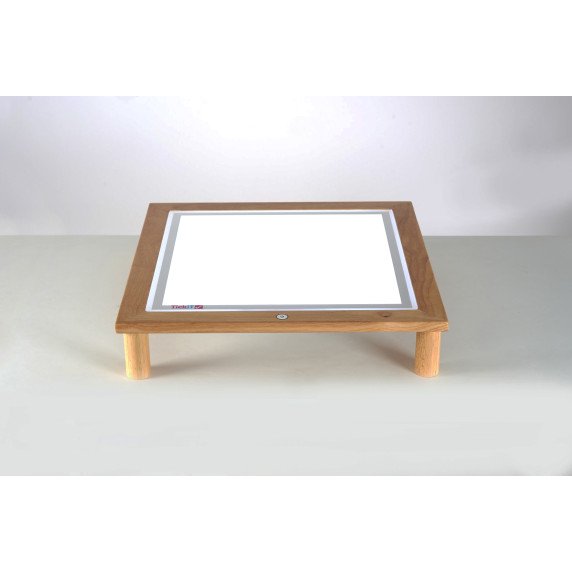 Reguliuojamo aukščio medinis šviesos stalas su LED panele