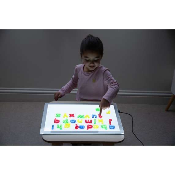 LED šviesos lenta A3 formato – šviesos, spalvų ir sensoriniam tyrinėjimui