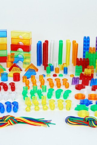 Sensorinis permatomų priemonių rinkinys šviesos stalui (634 vnt.) Sensorinis permatomų priemonių rinkinys šviesos stalui (634 vnt.)