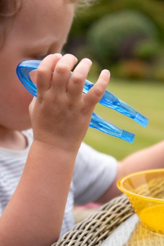 Permatomi spalvotos pincetai (12 vnt.)