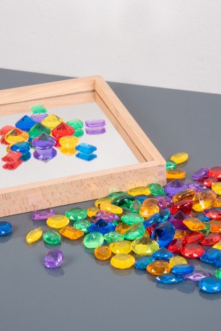 Spalvoti skaidrūs brangakmeniai (144 vnt.)