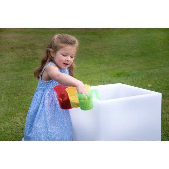 Spalvoti skaidrūs ąsotėliai (3 vnt.)