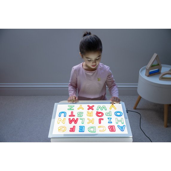 Permatomų didžiųjų raidžių rinkinys (26 vnt.)