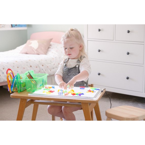 Permatomų spalvų tyrinėjimo rinkinys (245 vnt.) – šviesos, spalvų ir kūrybiško mokymosi veikloms