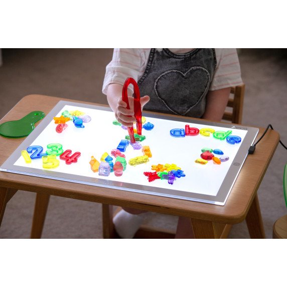 Permatomų spalvų tyrinėjimo rinkinys (245 vnt.) – šviesos, spalvų ir kūrybiško mokymosi veikloms