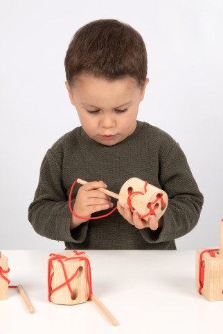 Medinės formos vėrimui