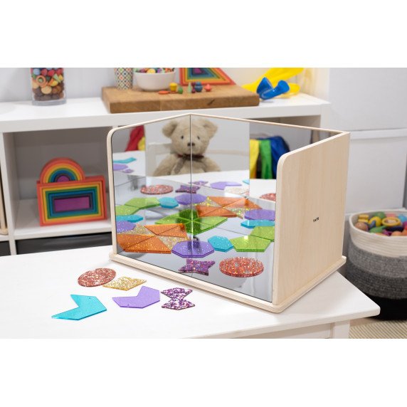 Medinis tyrinėjimo veidrodis – atspindžių ir vaizduotės žaidimams