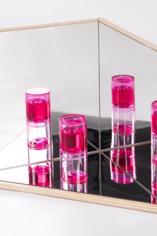 Medinis keturių pusių veidrodis