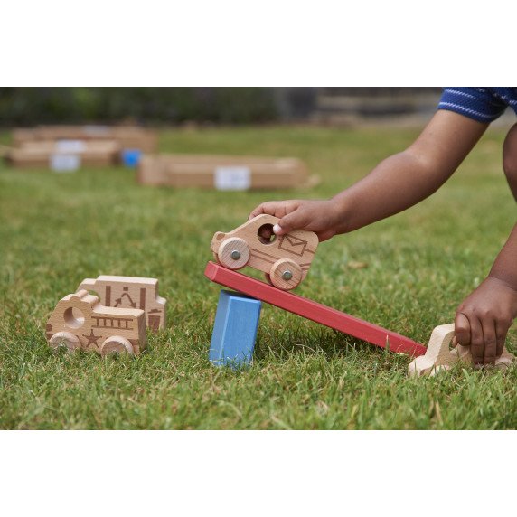 Medinių mašinėlių rinkinys “Miesto pažinimas” (12 vnt.)